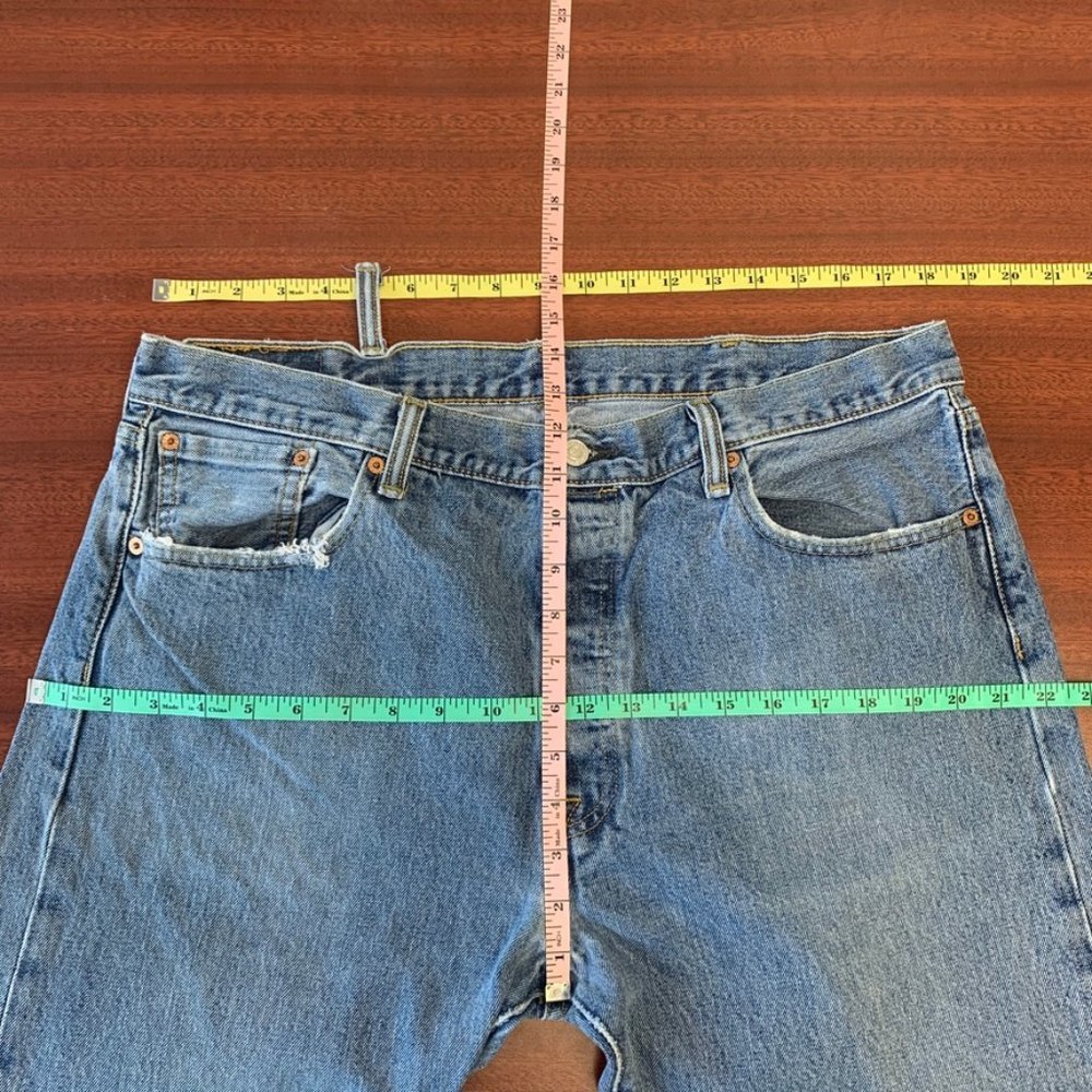 Men's 501 Levi's Mom Jeans - Picture 2 of 9